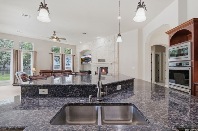 8035 Tradition Oak, Boerne, TX 78015