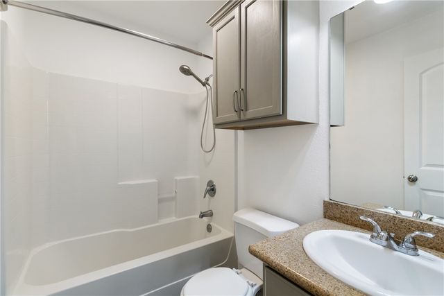 2023 Autumn Lake Drive, Bryan, TX 77807
