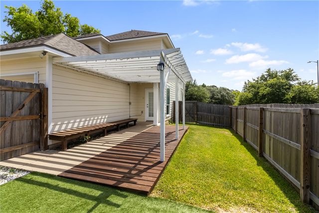 2023 Autumn Lake Drive, Bryan, TX 77807
