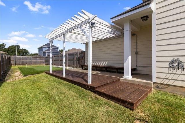 2023 Autumn Lake Drive, Bryan, TX 77807