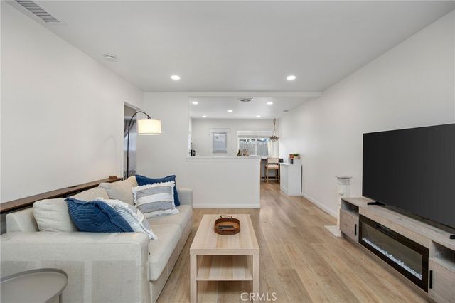 1209 Florida Street, Huntington Beach, CA 92648