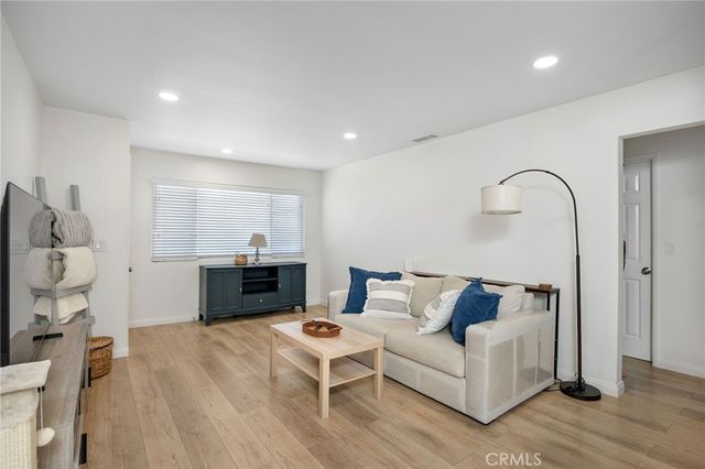 1209 Florida Street, Huntington Beach, CA 92648