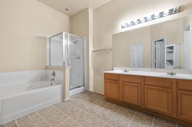 301 Heritage Drive, Crowley, TX 76036