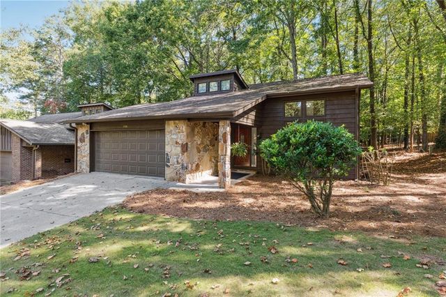 130 Lakeview W Ridge, Roswell, GA 30076