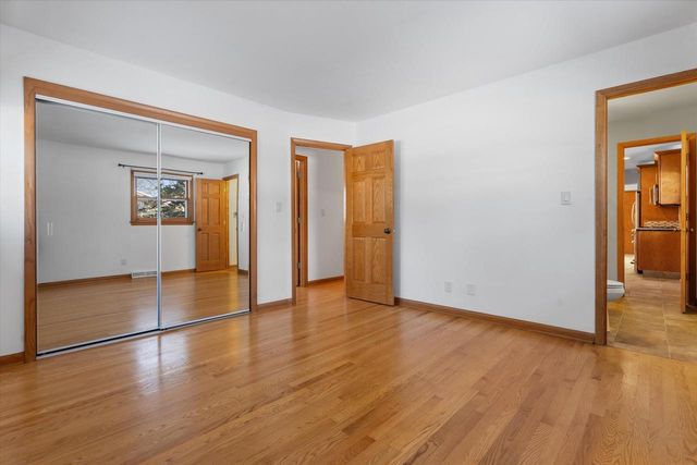 5502 W Silverleaf LANE, Brown Deer, WI 53223