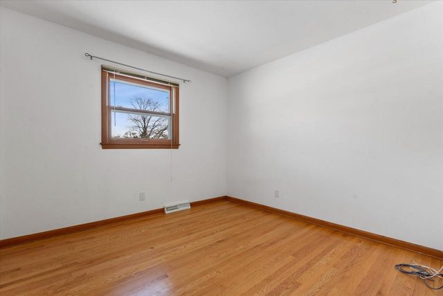 5502 W Silverleaf LANE, Brown Deer, WI 53223