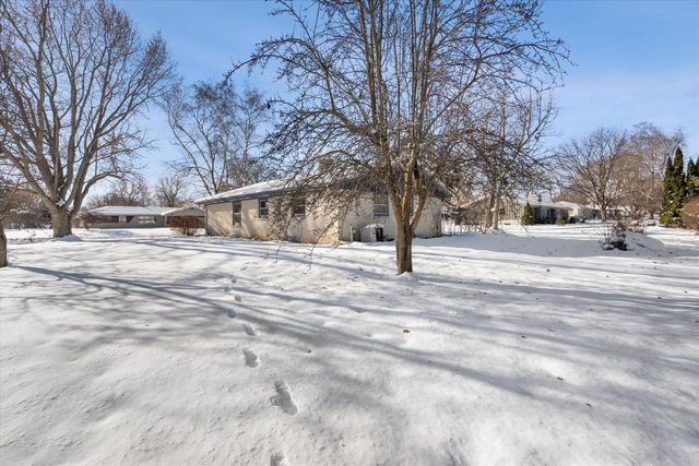 5502 W Silverleaf LANE, Brown Deer, WI 53223