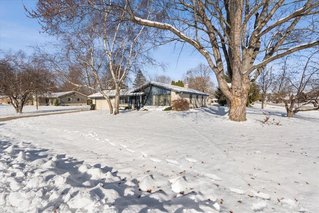 5502 W Silverleaf LANE, Brown Deer, WI 53223