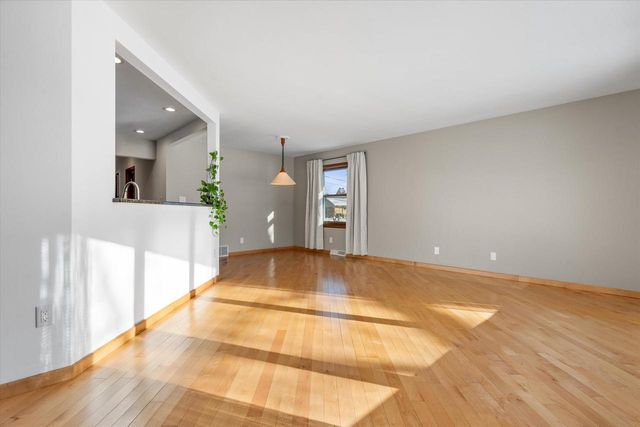 5502 W Silverleaf LANE, Brown Deer, WI 53223