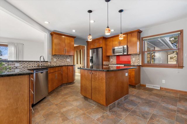 5502 W Silverleaf LANE, Brown Deer, WI 53223