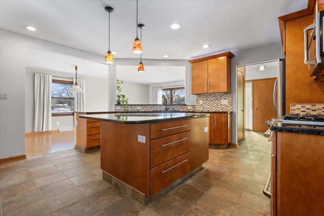 5502 W Silverleaf LANE, Brown Deer, WI 53223