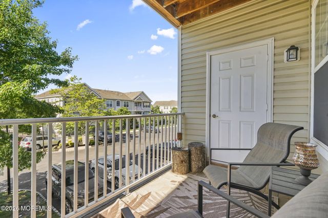 327 Mill Pond Way, Eatontown, NJ 07724