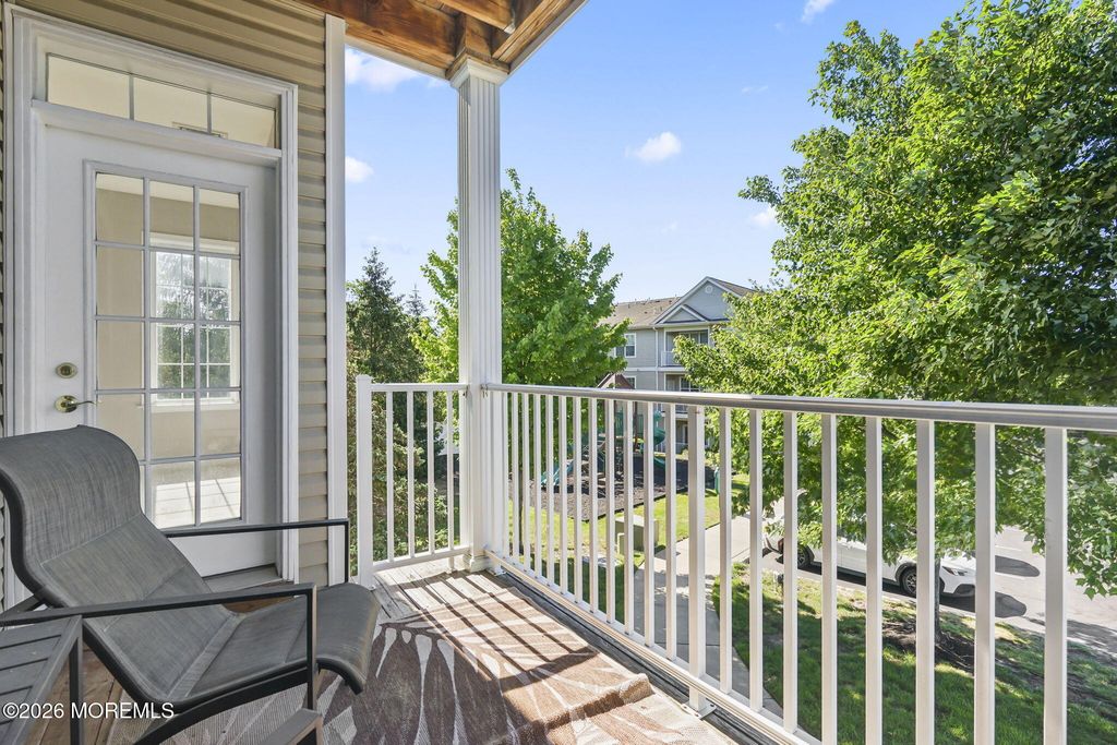 327 Mill Pond Way, Eatontown, NJ 07724