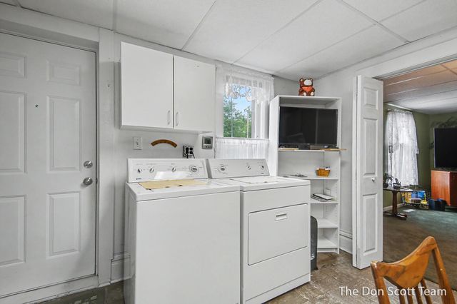 12402 Crockery Creek Drive, Ravenna, MI 49451