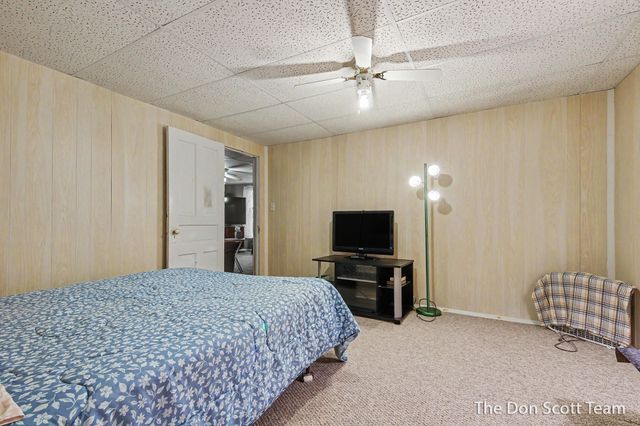 12402 Crockery Creek Drive, Ravenna, MI 49451