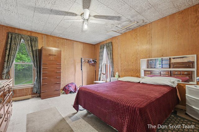 12402 Crockery Creek Drive, Ravenna, MI 49451