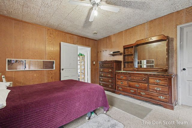 12402 Crockery Creek Drive, Ravenna, MI 49451