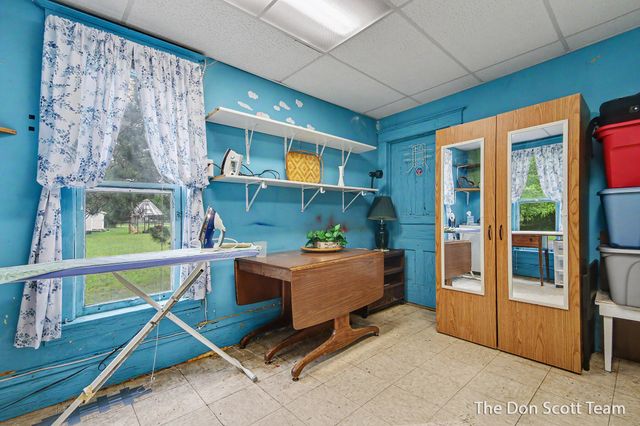 12402 Crockery Creek Drive, Ravenna, MI 49451