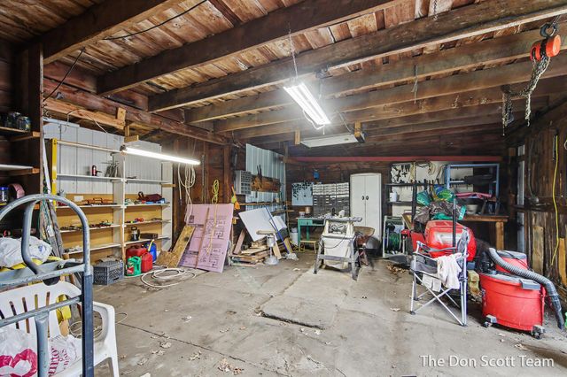12402 Crockery Creek Drive, Ravenna, MI 49451