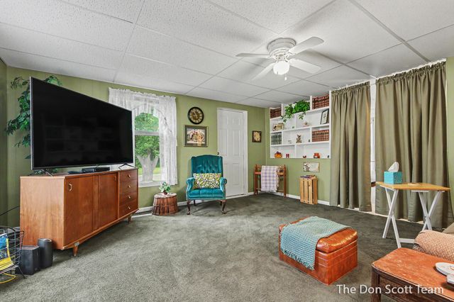 12402 Crockery Creek Drive, Ravenna, MI 49451