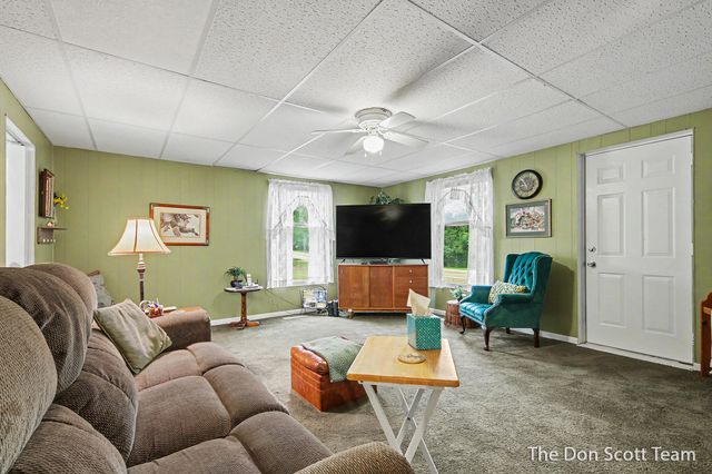 12402 Crockery Creek Drive, Ravenna, MI 49451