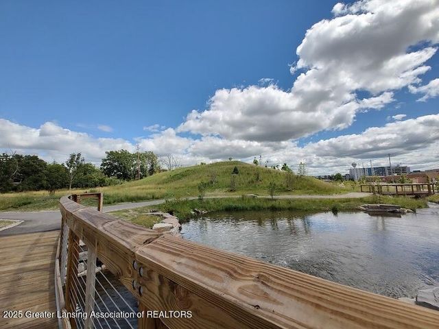 615 Glenmoor Road 2a, East Lansing, MI 48823