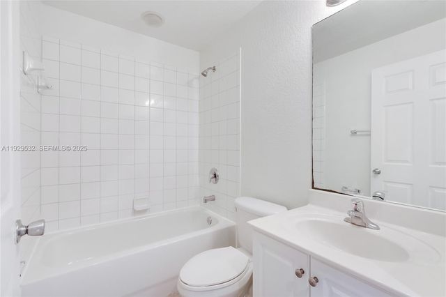 1935 SW 60th Ter, North Lauderdale, FL 33068