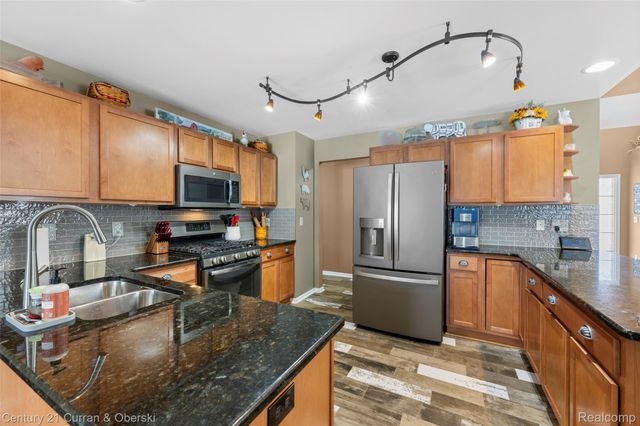 36152 Fairway Drive 78, Livonia, MI 48152