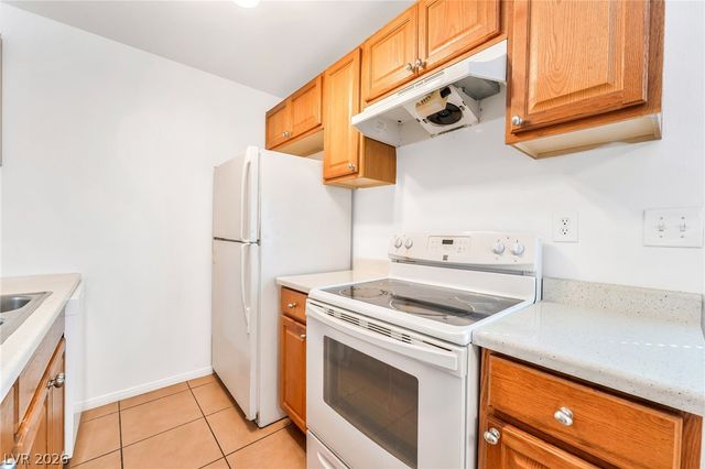 2186 East Desert Inn Road 2186, Las Vegas, NV 89169