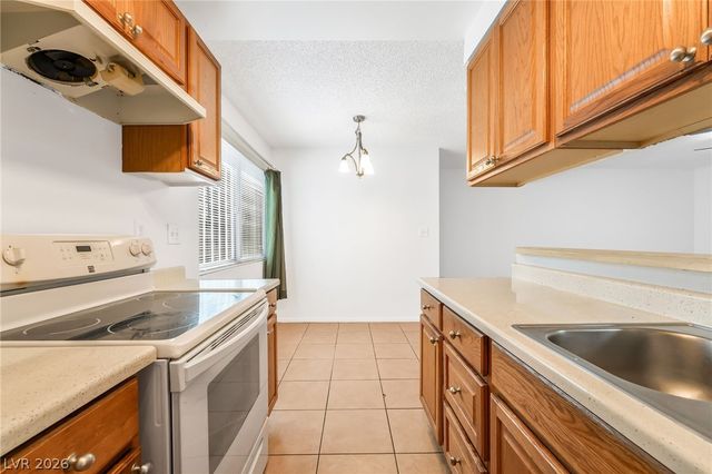 2186 East Desert Inn Road 2186, Las Vegas, NV 89169