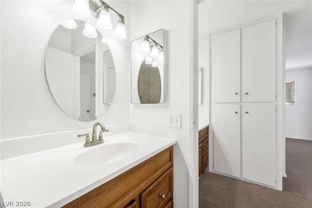 2186 East Desert Inn Road 2186, Las Vegas, NV 89169