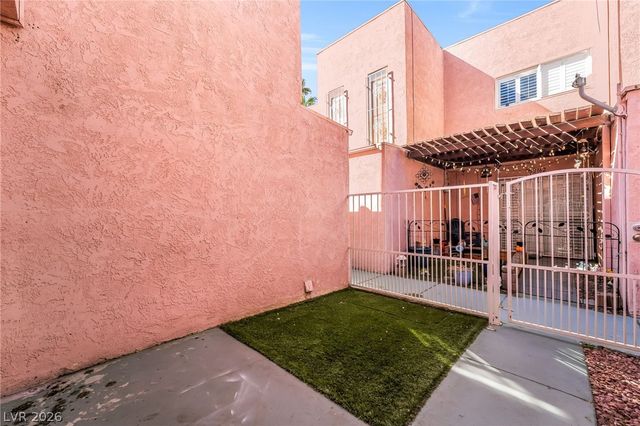 2186 East Desert Inn Road 2186, Las Vegas, NV 89169