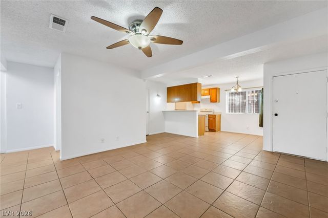 2186 East Desert Inn Road 2186, Las Vegas, NV 89169