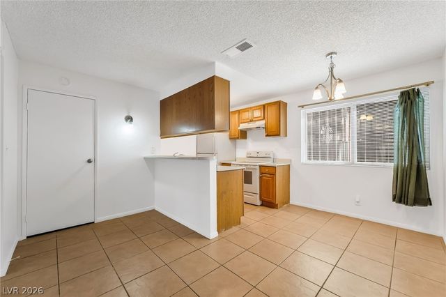 2186 East Desert Inn Road 2186, Las Vegas, NV 89169