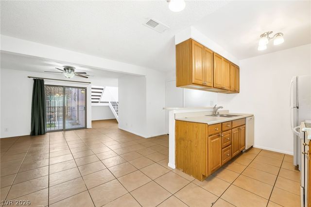 2186 East Desert Inn Road 2186, Las Vegas, NV 89169