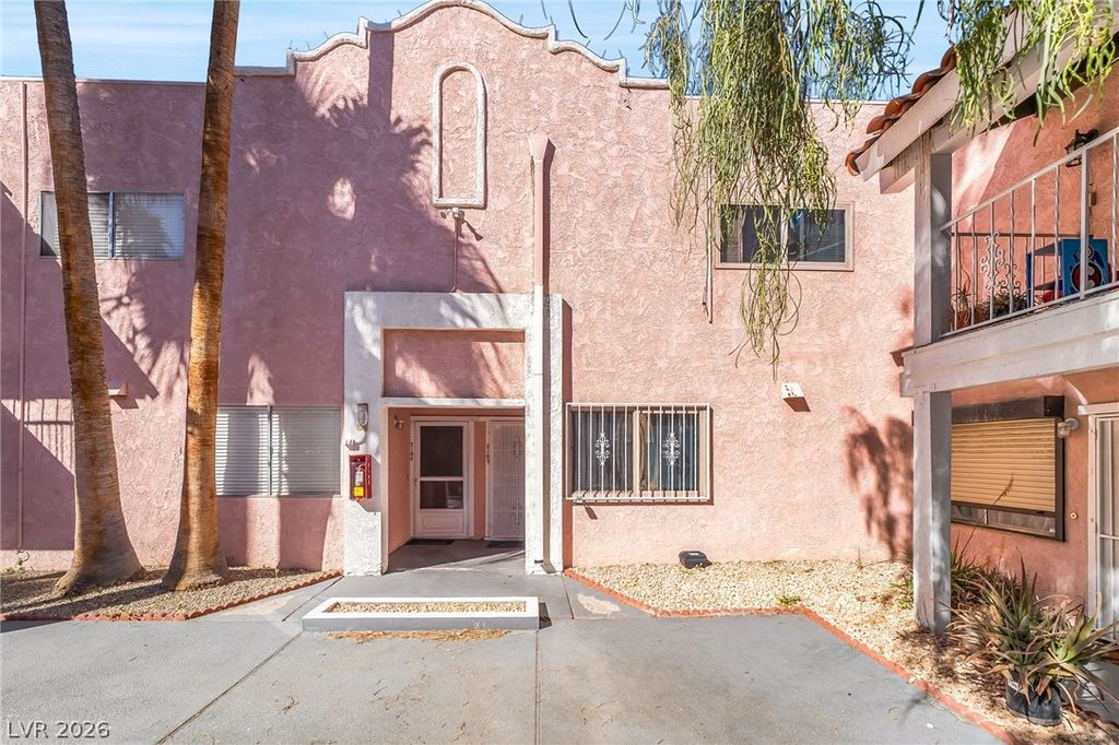 2186 East Desert Inn Road 2186, Las Vegas, NV 89169