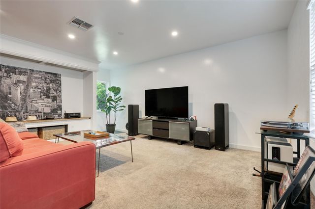 1800 Rainy Meadows DR, Austin, TX 78758