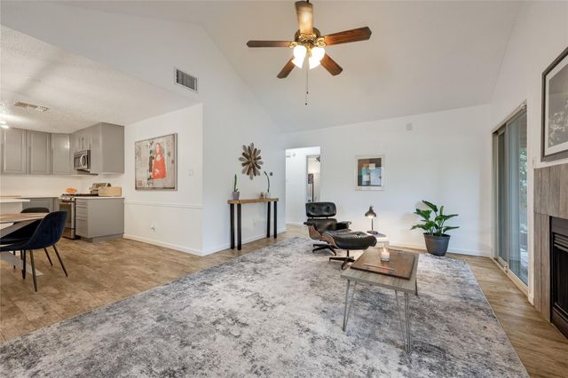 1800 Rainy Meadows DR, Austin, TX 78758