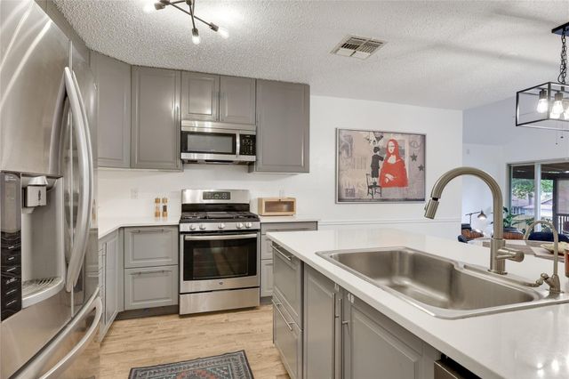 1800 Rainy Meadows DR, Austin, TX 78758