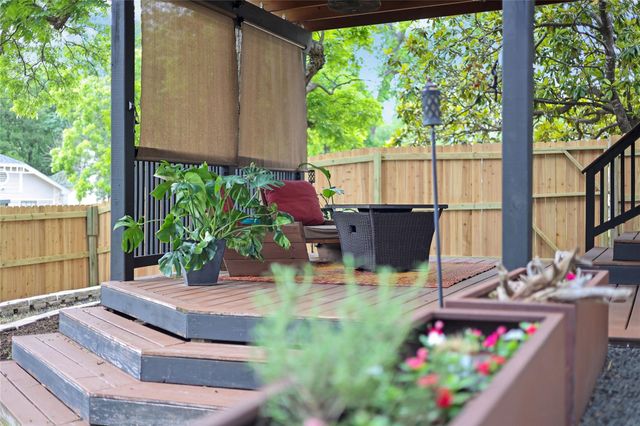 1800 Rainy Meadows DR, Austin, TX 78758