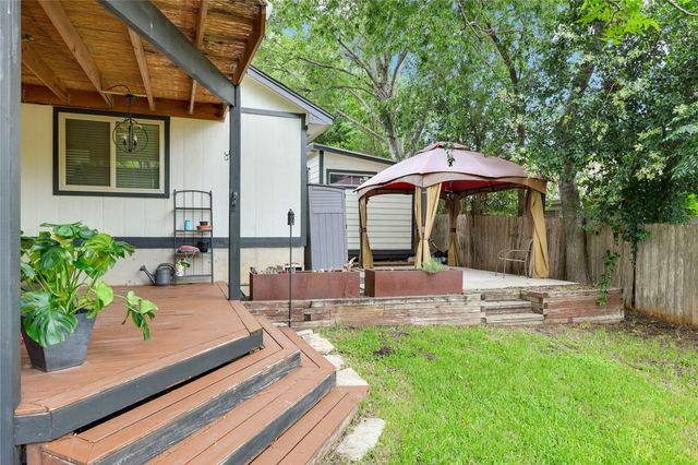 1800 Rainy Meadows DR, Austin, TX 78758
