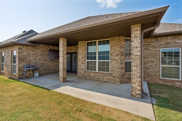 636 NE 23rd, Moore, OK 73160