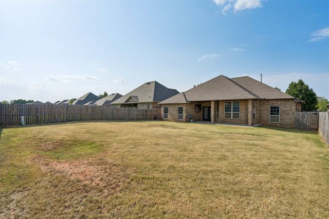 636 NE 23rd, Moore, OK 73160
