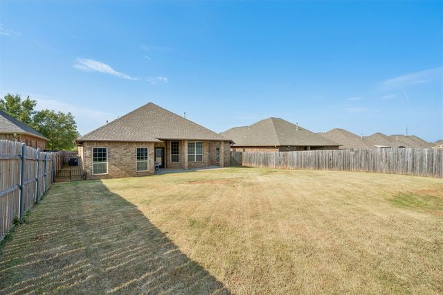 636 NE 23rd, Moore, OK 73160