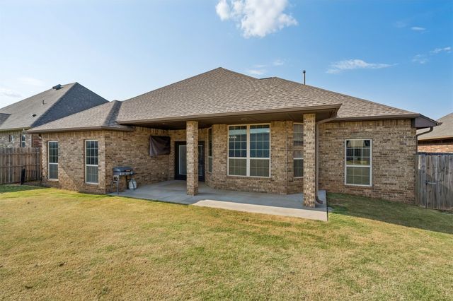 636 NE 23rd, Moore, OK 73160