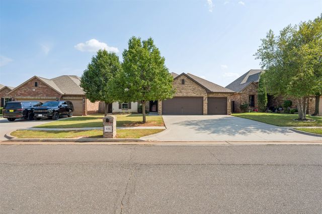 636 NE 23rd, Moore, OK 73160