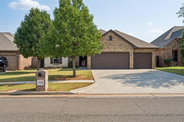 636 NE 23rd, Moore, OK 73160