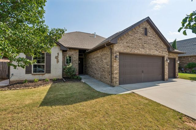 636 NE 23rd, Moore, OK 73160
