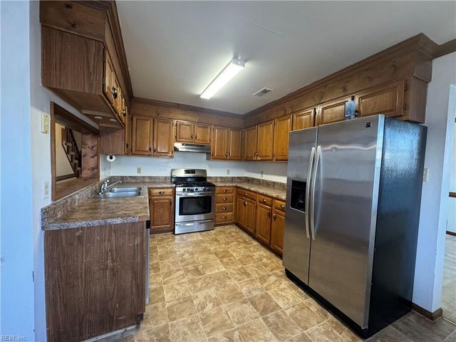 797 Daimler DR, Virginia Beach, VA 23454