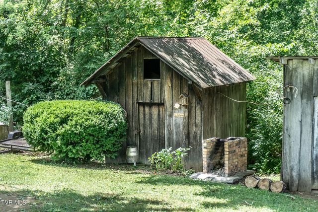 265 Black Road, Greeneville, TN 37743